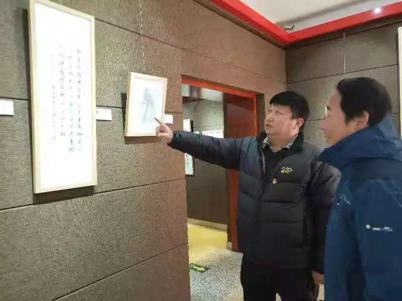 救援受困木屋的牛仔